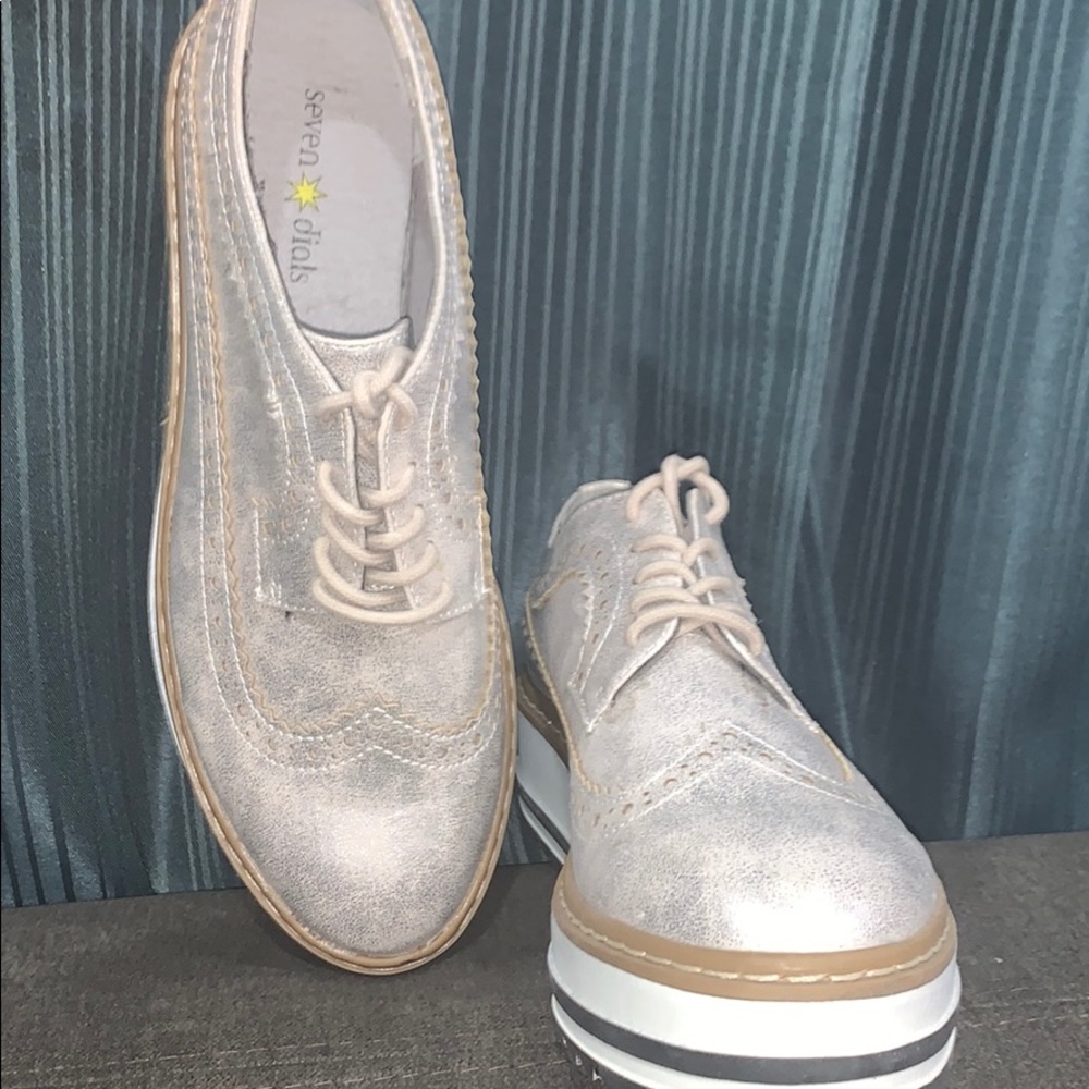 Platform metallic shoes